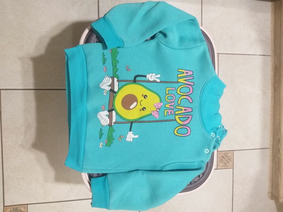 Продам детский свитер осень-зима