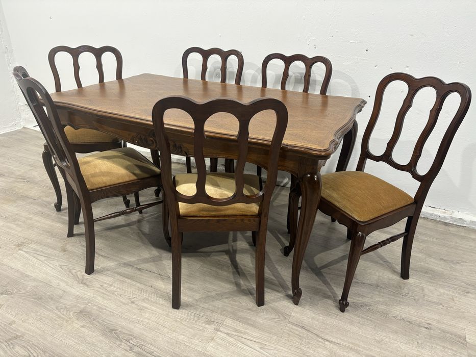 Piękny komplet stołu z krzesłami w stylu ludwikowskim