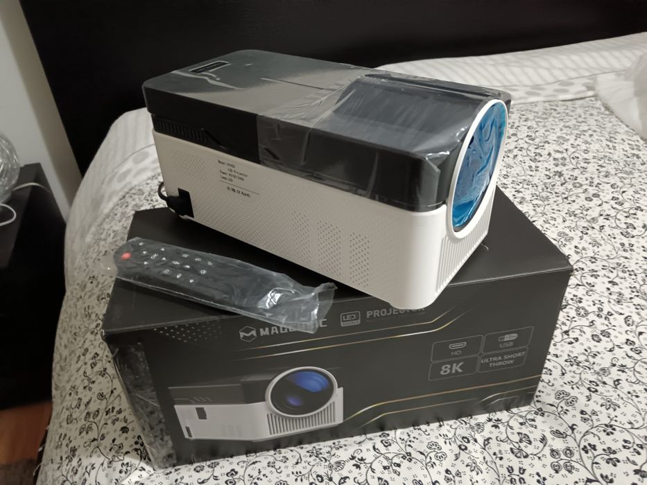 Magcubic projector 8K LED