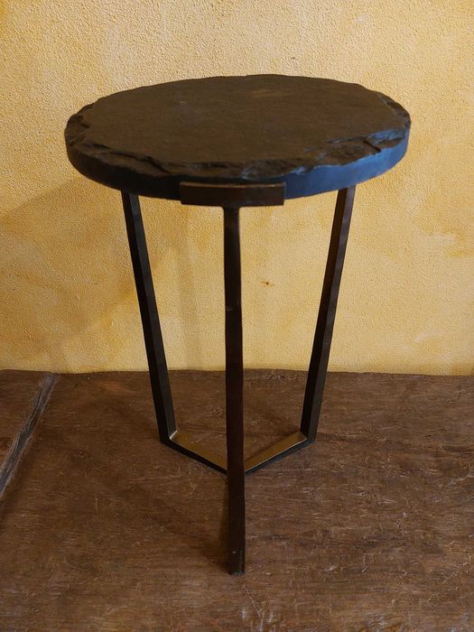 Mesas de café em mármore e ferro