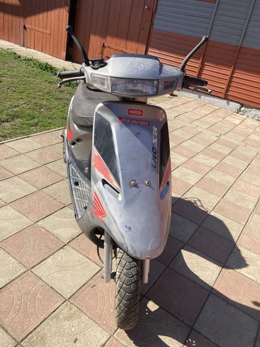Продам хонду діо   Стояла рік у гаражі неїхала скати хороші