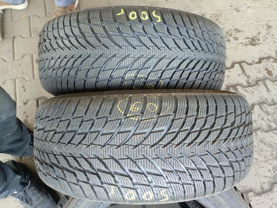 Nowe opony zimowe 235/55/17 Nokian  2 sztuki 2025r