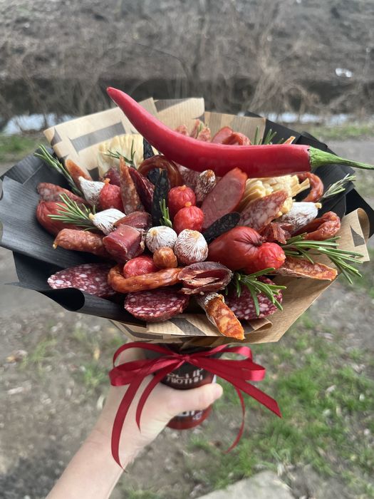 Сладкий и фруктовый букет ко дню рождения. Букет из конфет.