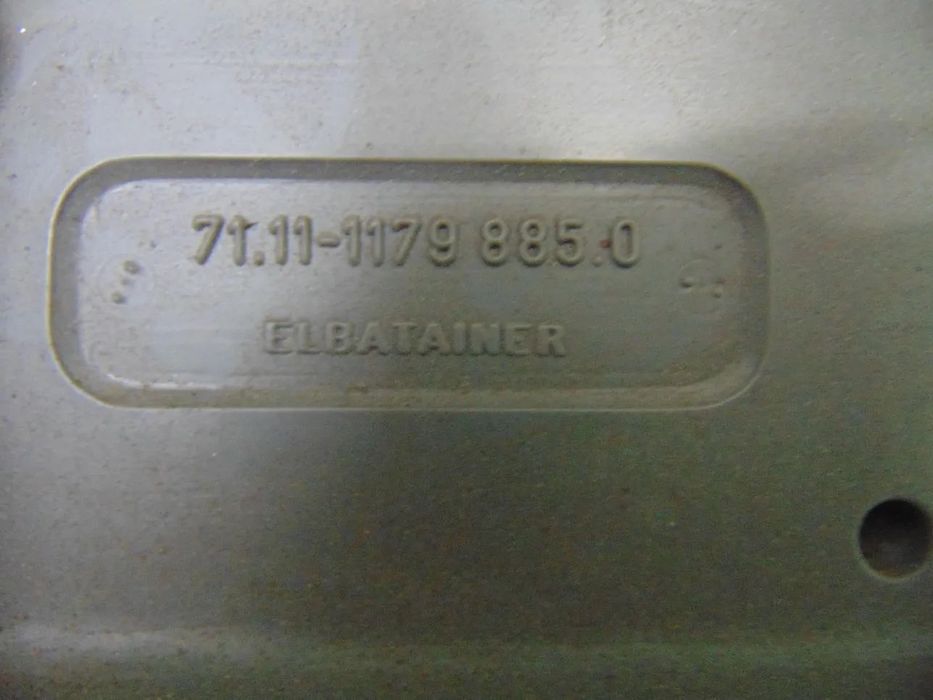 BMW e34 caixa ferramenta mala