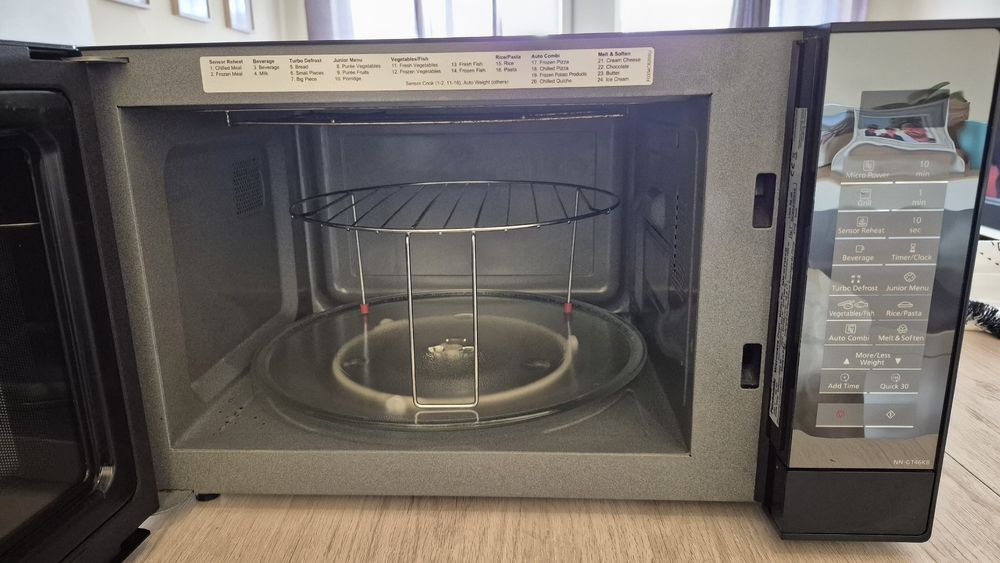 Microondas Panasonic 31L 1000W