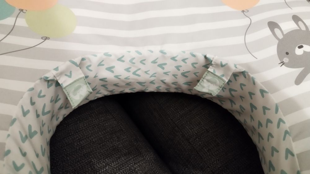 Ingenuity Almofada amamentaçâo Maternal com Barra de Jogos