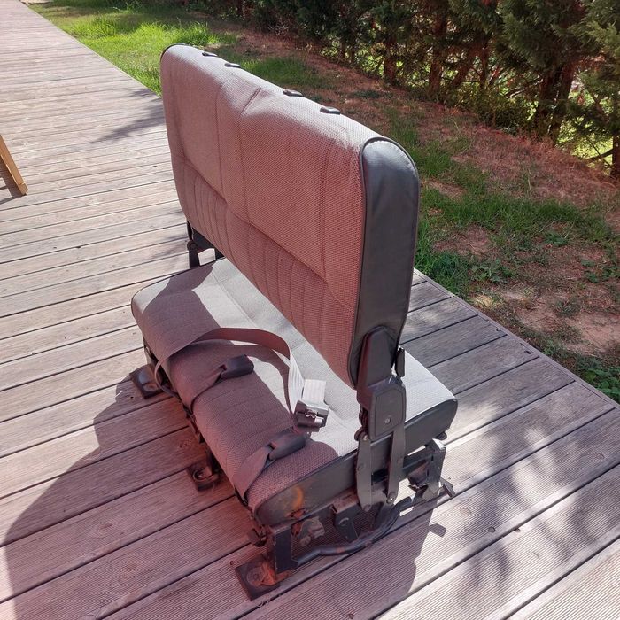 Mitsubishi L300 middle row bench seat / Banco central Mitsubishi L300