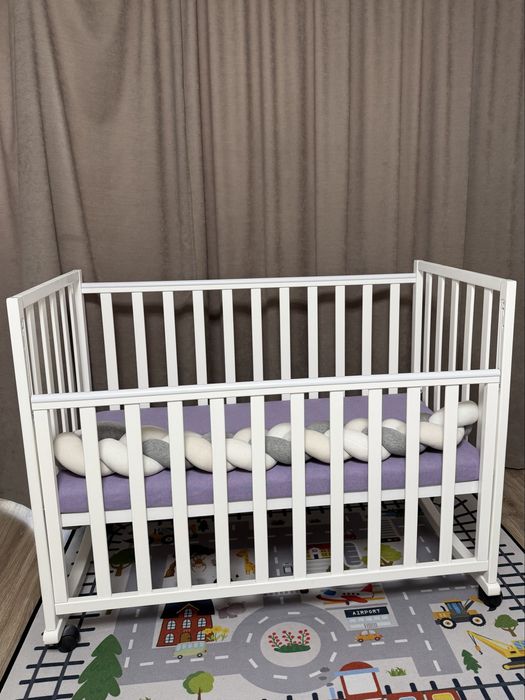 Дитяче ліжечко з матрацом