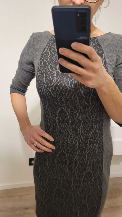 Dzianinowa wyszczuplająca sukienka marki Vissavi r.38