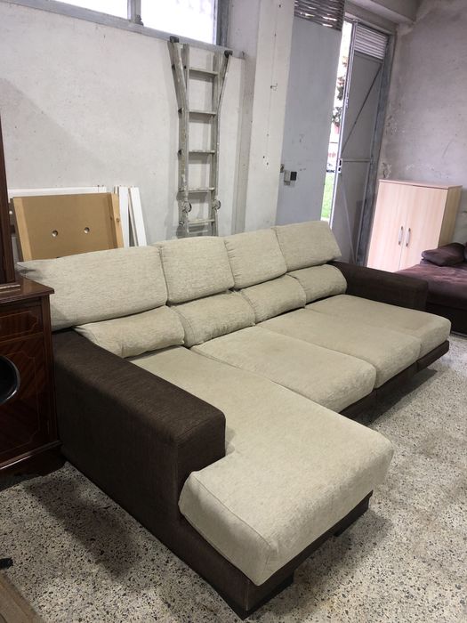 Sofa de 4 lugares grande medida 2,90x90 chaise 1,60