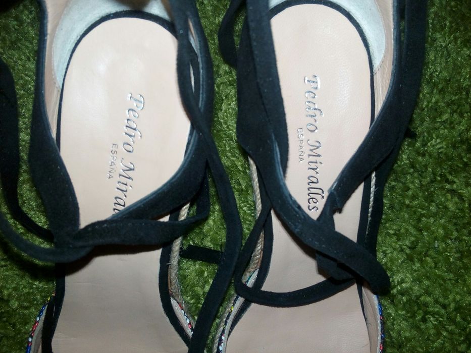 Женские босоножки