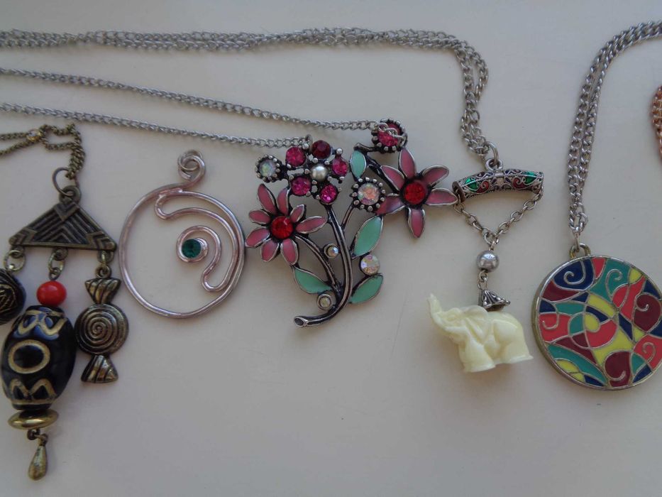 колекц кулони на ланцюжках вінтажі добр стан всі фото