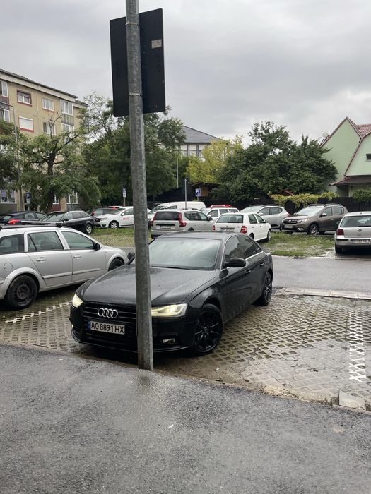 Продаю ауди а 4 2013