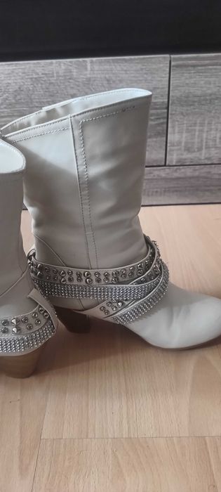 Sprzedam buty damskie