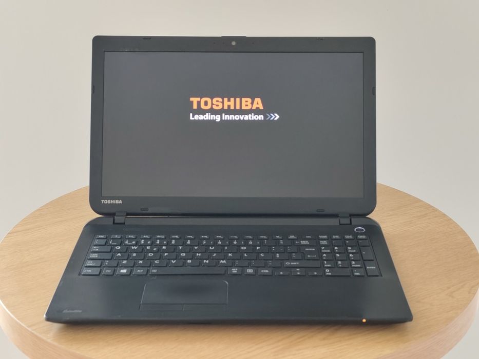 Toshiba C50-B impecável