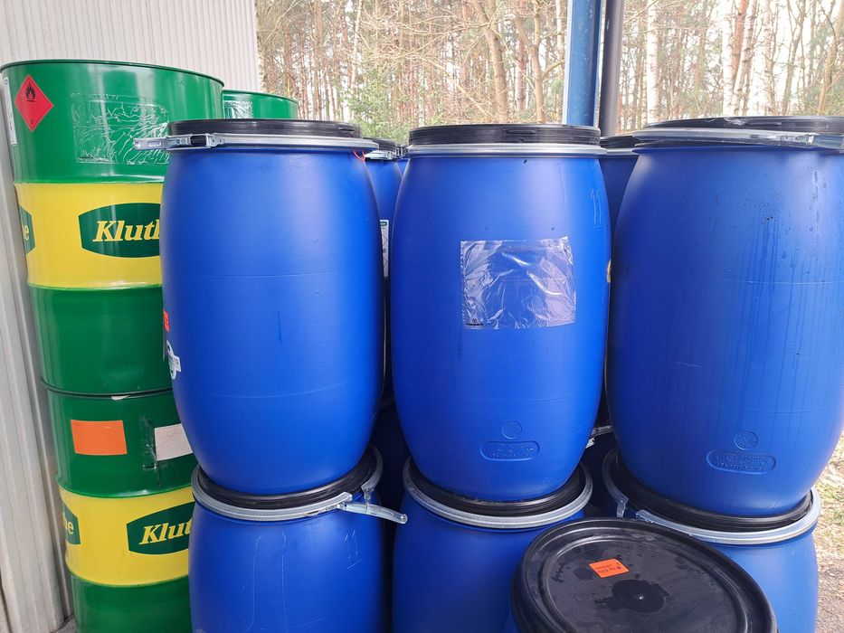 Beczka na wode plastikowa 120 L zamykana.