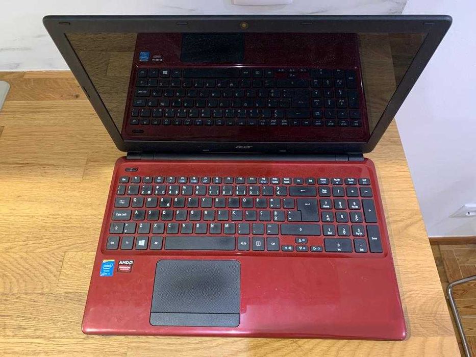 Portátil Acer E1-572G