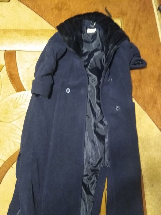 plaszcz welniany granatowy