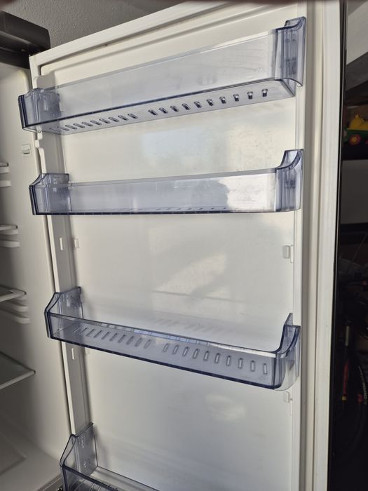 Frigorífico Becken B318 NFA+IX em Bom  Estado