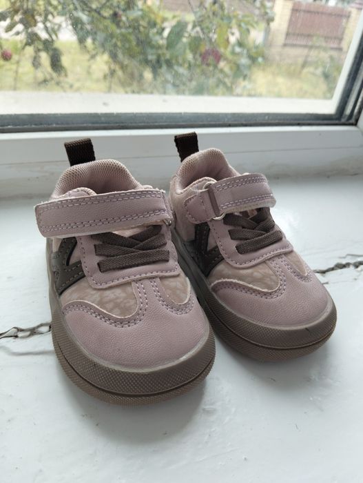 Кросівки для дівчинки