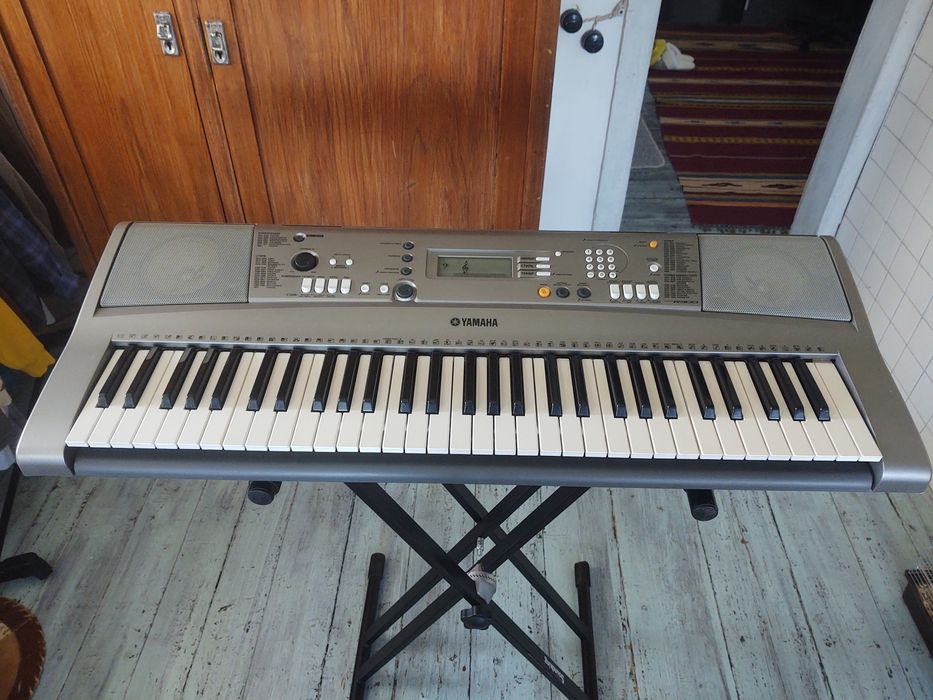 Yamaha psr p300 синтезатор