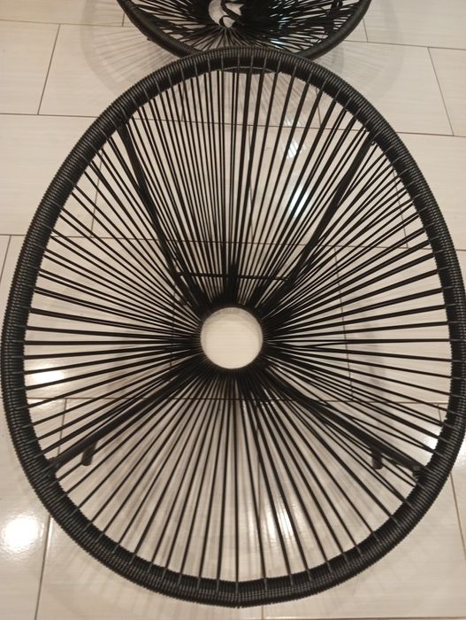 Zestaw 2 krzeseł ze stolikiem