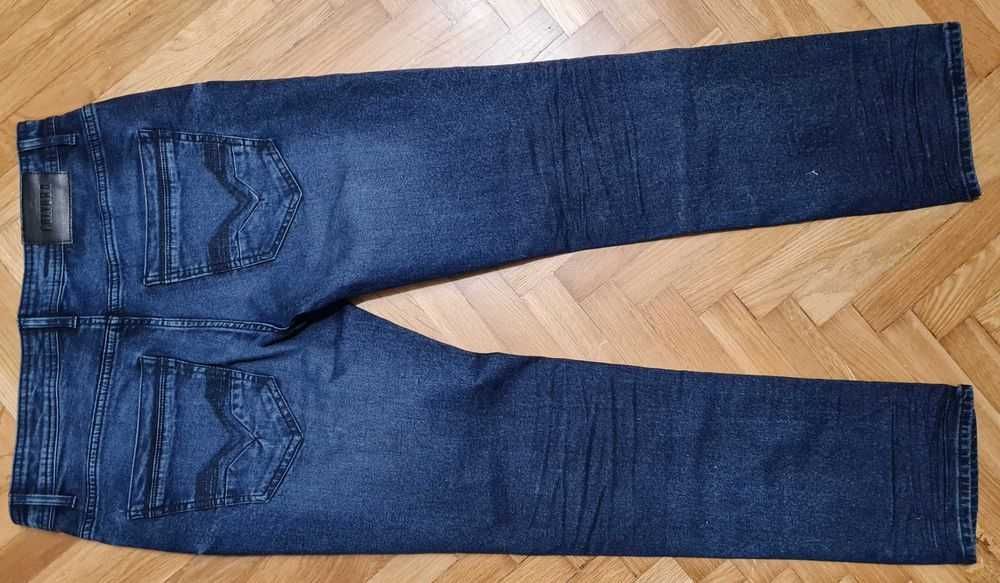 Nowe spodnie dżinsy 32/30, pas 81 cm, dł 76 cm, slim stretch z dowozem