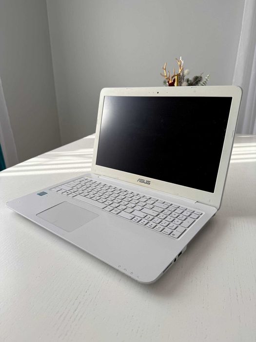 Ноутбук Asus X556 з SSD Samsung 870 EVO 1 TB