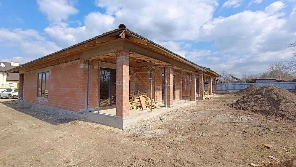 Продається одноповерховий будинок в Крихівцях