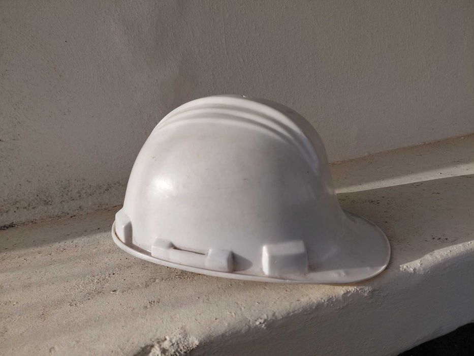 Capacete Branco para Obras proteja a cabeça