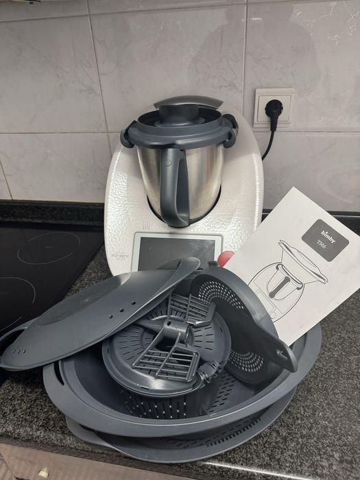 Bimby TM6 Sparkle Branca com botão vermelho