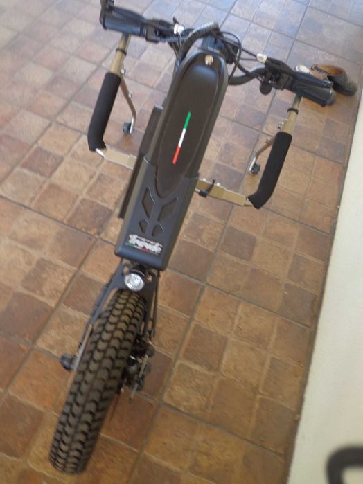 Cadeira de rodas normal não dá para fechar + Kit motorizado