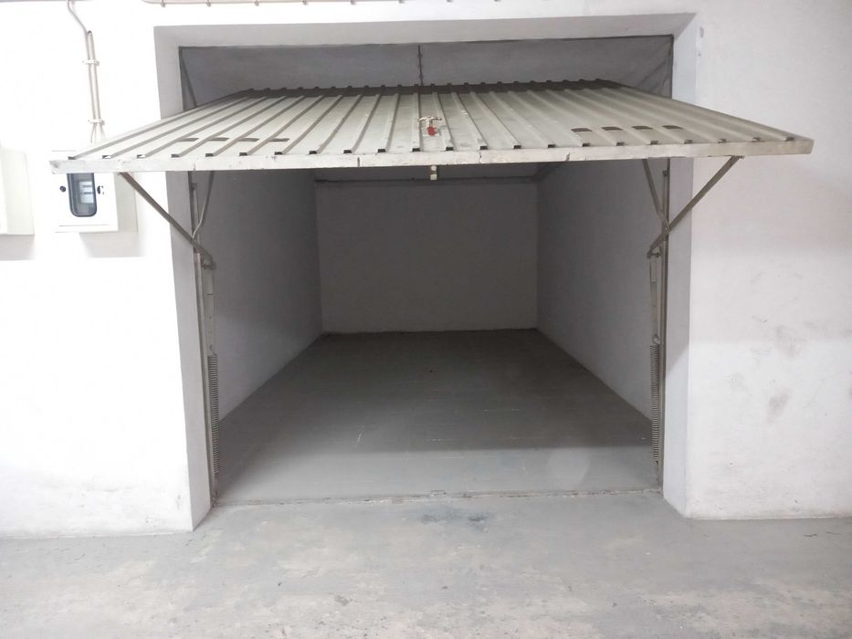 Garagem • Pinhal Novo • Excelente Localização