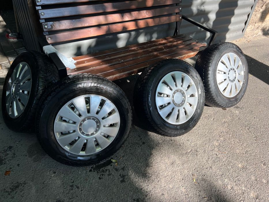 Продаю КІА VENGA 1.6 бензин 2010 року тільки заїхала,мкпп! Пробіг 210