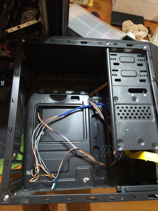 Два корпуса  для пк