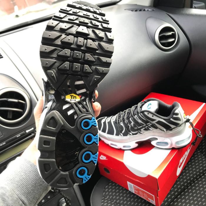 Чоловічі кросівки найк тн чорні Nike air max Tn Plus black silver