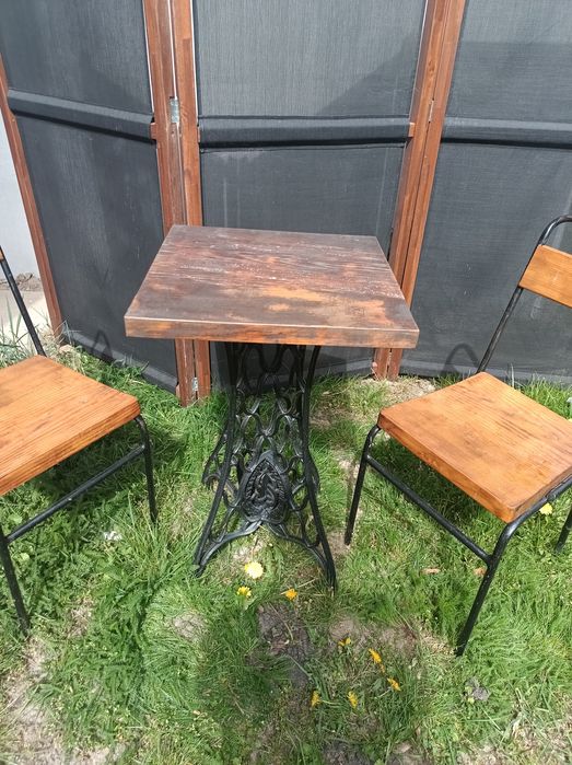 Stolik i 2 krzesła + parawan na balkon