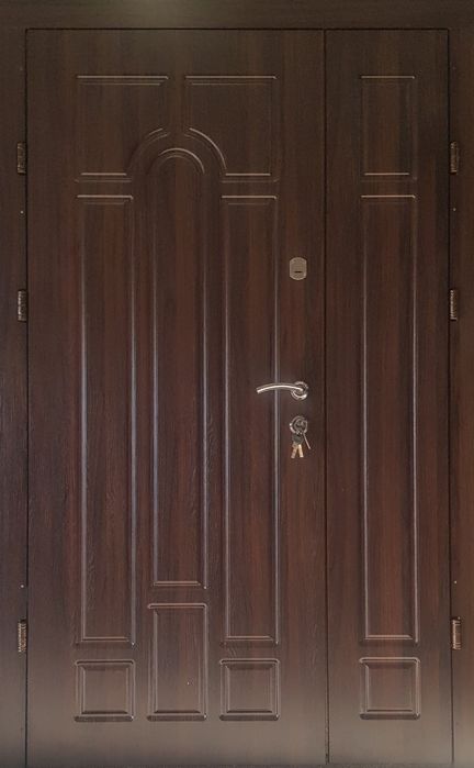 Полуторні двухстворчаті вхідні металеві двері входные металлические