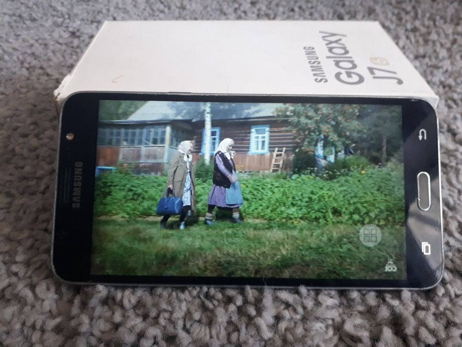 Смартфон Samsung J7  2/16 Gb
