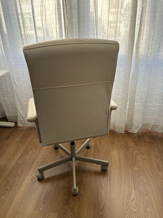 Cadeira IKEA Millberget Bege