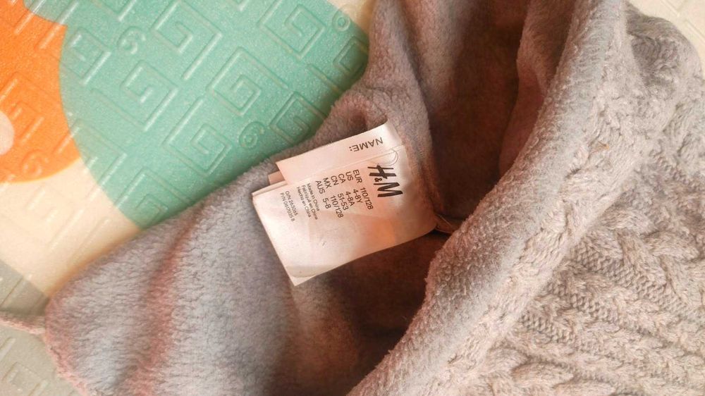 Зимові шапки (3 шт) на 4-8 років для дівчинки