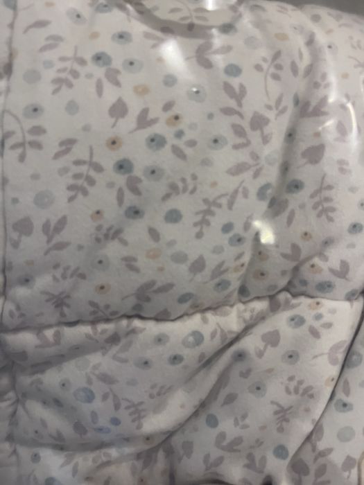 Berco Trama com colchão resguardos e edredão (oferta de fraldário)