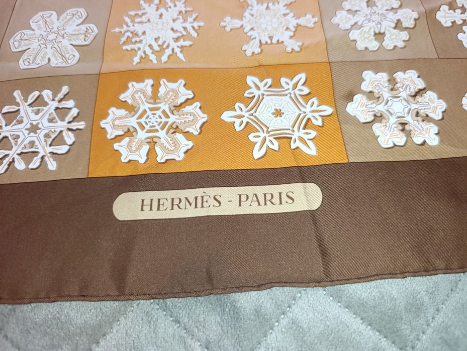 Hermès Feux de l'Hiver — вінтажна шовкова хустка Carré 90, Christiane Vauzelles