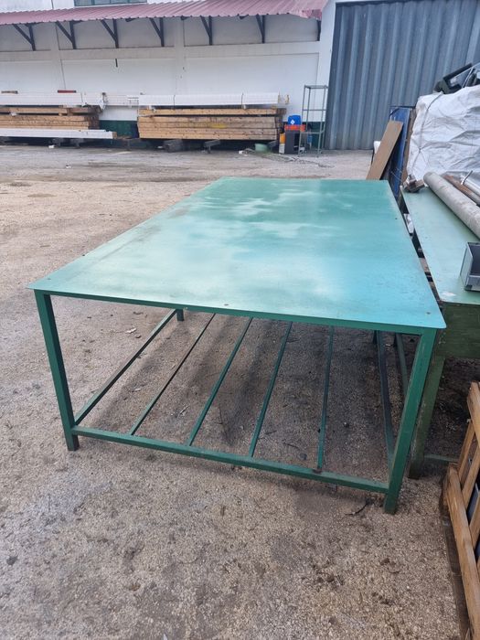 Mesa em ferro 3x1,5m