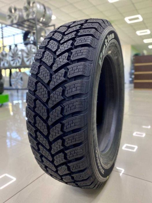 Купити зимові шини гуму резину покришки колеса 215/65R16 "C" для бусів. Доставка, гарантія. Професійний підбір оптимальних шин під ваші умови.