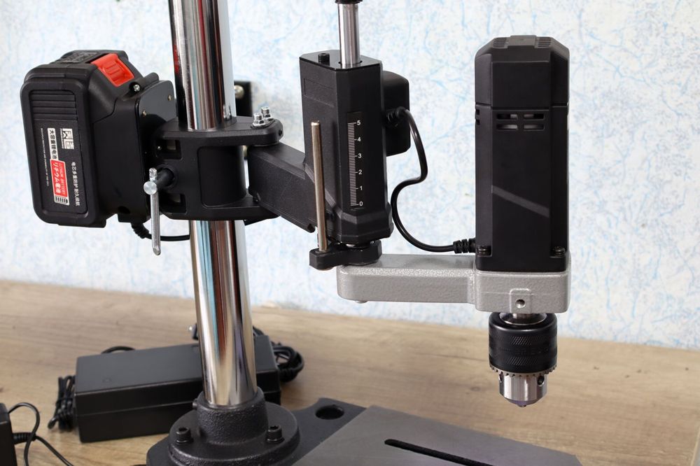 Резьбонарезной манипулятор