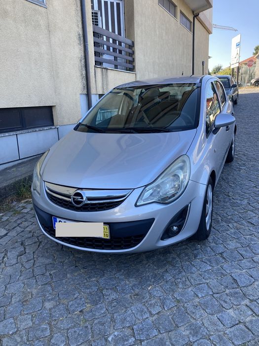 Opel Corsa 1.3 CDTI  diesel 5 lugares. Ano 2011