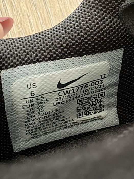 Ténis Nike n36.5 novos