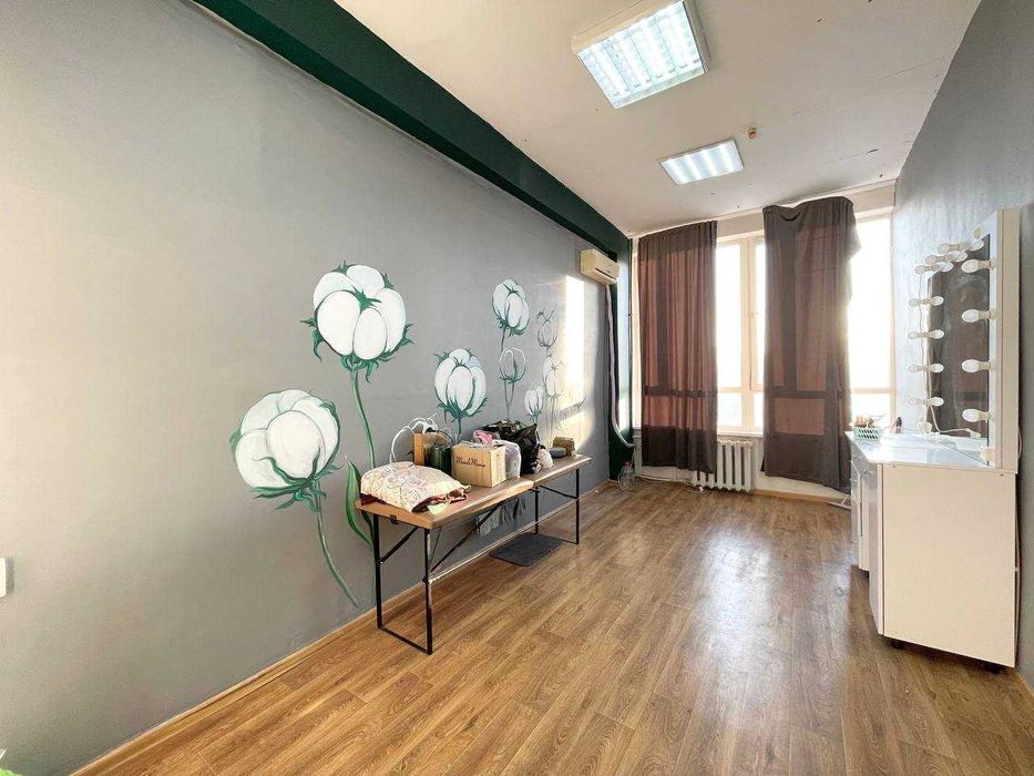 Сдам офис 17,2 кв.м. р-н Европейской площади. Цена с учётом ком.услуг!