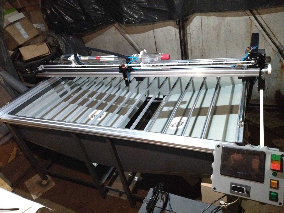 Лазерний станок CO2 із ЧПК/ВИРОБНИЦТВО